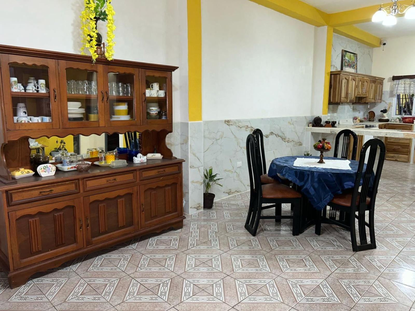 Casa Maya Itza Flores Ngoại thất bức ảnh
